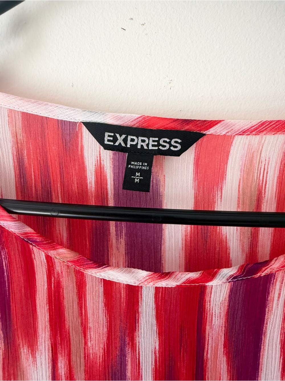 Express Red and Pink Abstract Sheer Top VGC Womens Medium - Picture 2 of 6